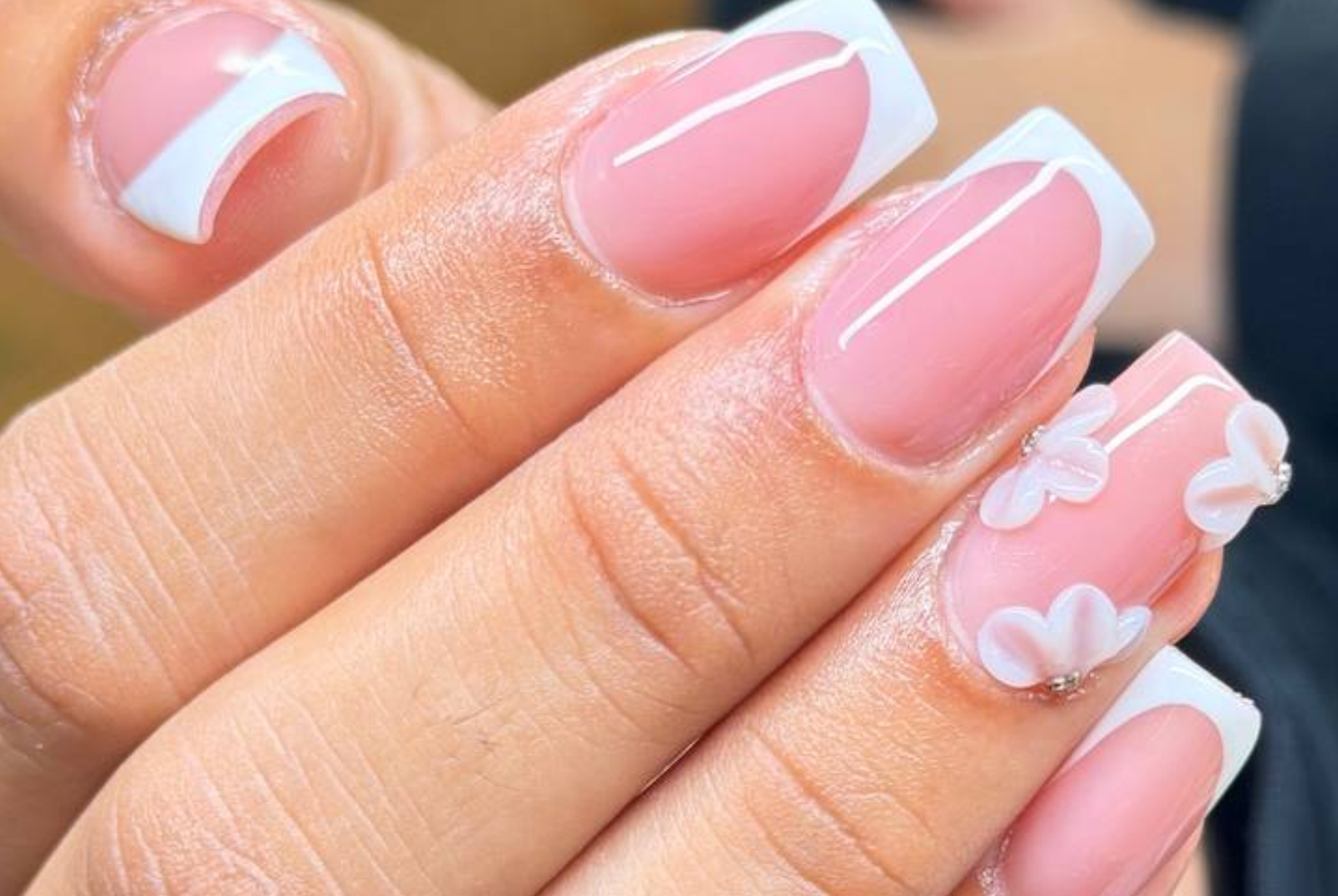 Diseño profesional de uñas con sistema de acrílico