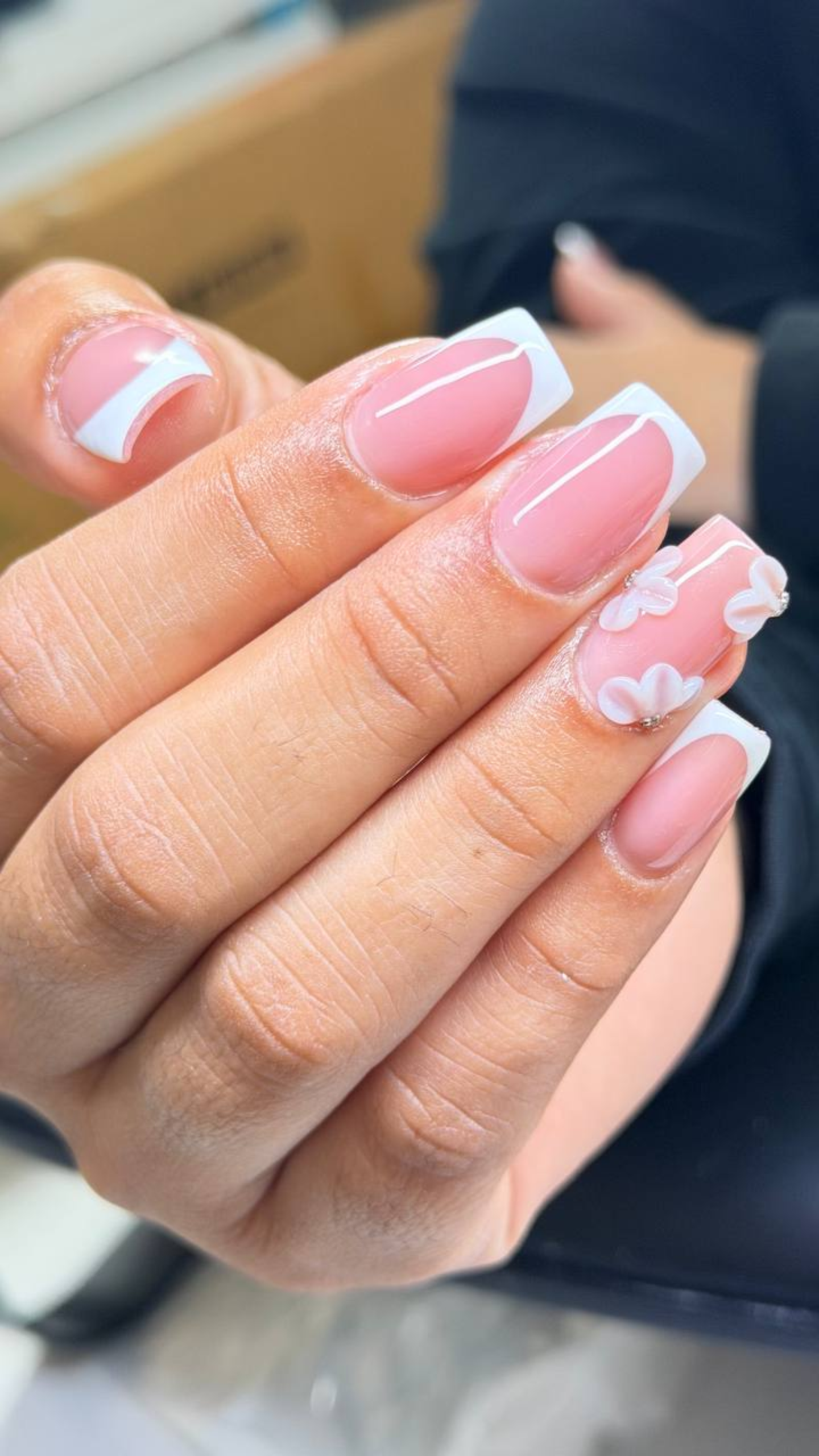 Diseño de uñas con sistema de acrílico